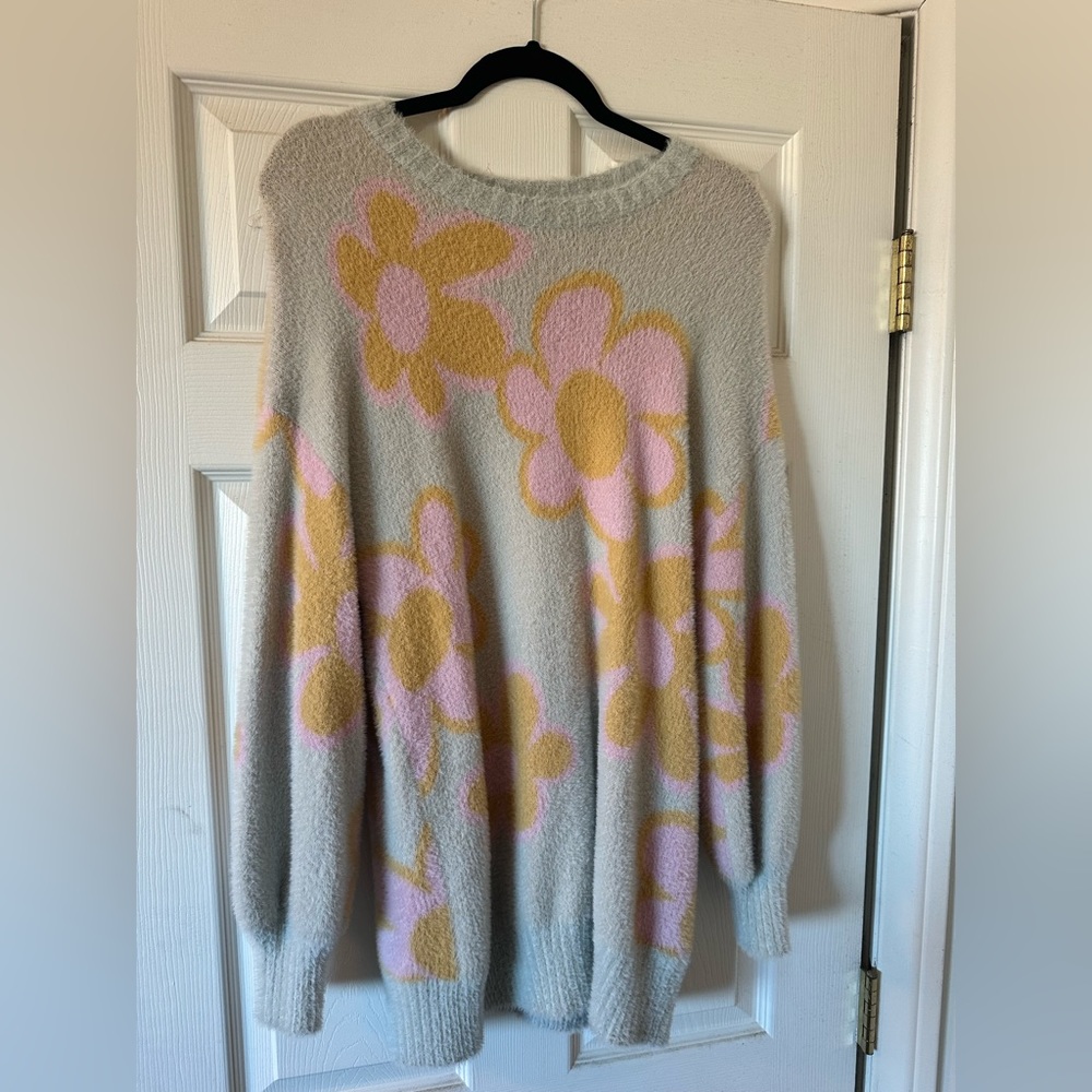 NWT Flower sweater